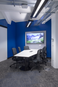 collaborative-meeting-spaces-office-design-interiors